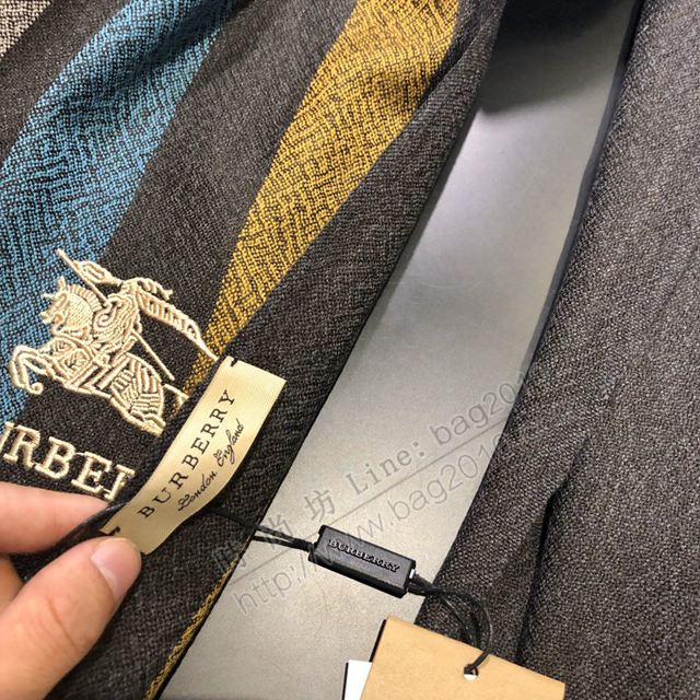 Burberry圍巾 最新經典格紋款 巴寶莉頂級羊絨格子長圍巾 男女同款  llwj6816